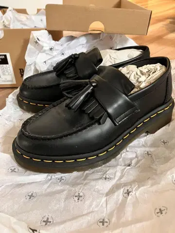 Dr. Martens ADRIAN 태슬 로퍼