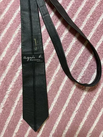 agnis b. homme 블랙 가죽 넥타이