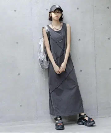 [ 새상품 ] PAGEBOY ( 페이지 보이 ) 샌드 빈티지 절개 원피스
