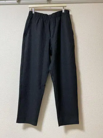 UNIQLO U 브러쉬드 저지 팬츠 테이퍼드 실루엣