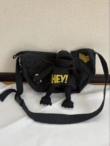 미카레미카레 개구리 바디백