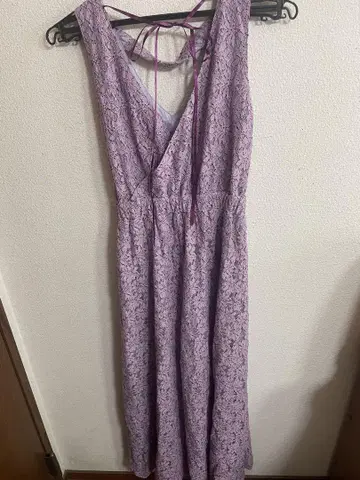 보라색 꽃무늬 V넥 올인원 오늘 14시까지 판매