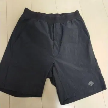 DESCENTE 데상트 블랙 숏팬츠 L