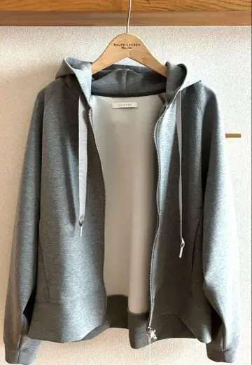 새상품 시뇽 후드티
