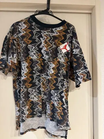 Jordan x Patta 콜라보 T셔츠 M사이즈