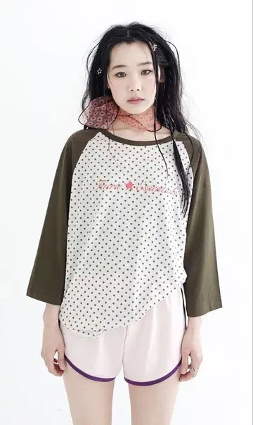 shop faerie 도트 래글런 슬리브 상의 카키