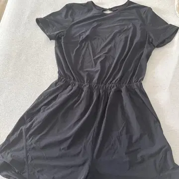 Lululemon 블랙 올인원 사이즈 10