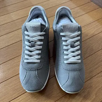 fitfit 그레이 스웨이드 스니커즈 23.5cm