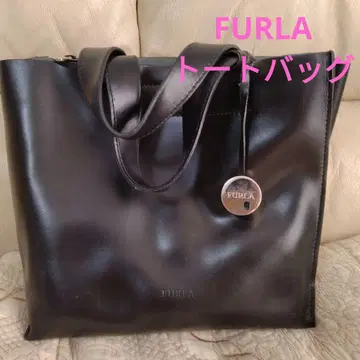 FURLA 블랙 토트백 참 포함