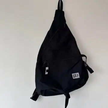 GAP 블랙 숄더백 슬링백