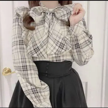 evelyn 패턴 프릴 블라우스 체크 베이지