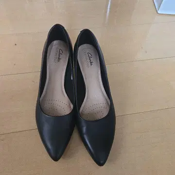 Clarks 블랙 하이힐/펌프스