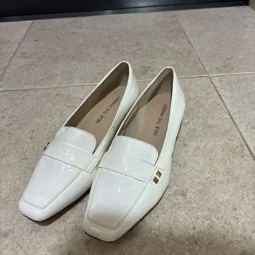 NEUE THE MARKET 화이트 로퍼