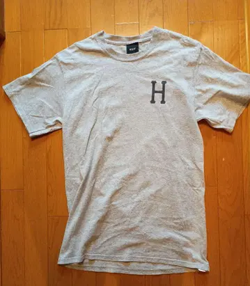 HUF 그레이 T셔츠 M사이즈
