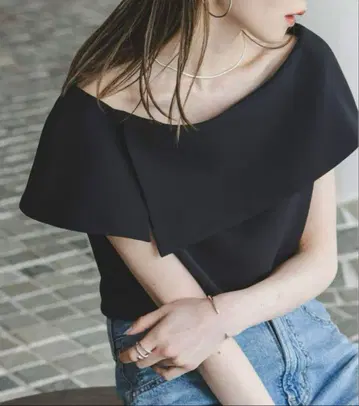 NOBLE 노블 케이프 블라우스 블랙