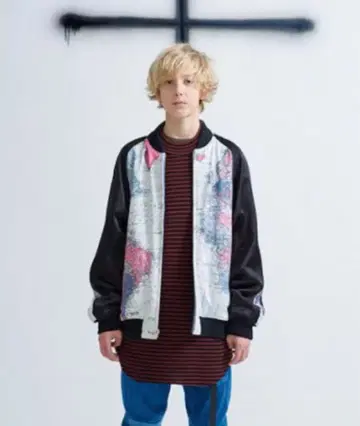 스카잔 라드 뮤지션 지형 도안 화이트 map 패턴 LAD MUSICIAN