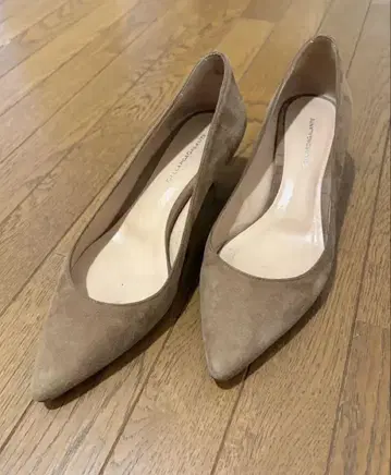 개럴개런트 베이지 스웨이드 펌프스 낮은 힐 39