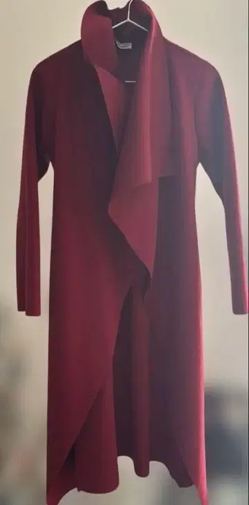 빨간색 코트 Made in Italy