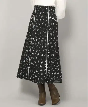 미슈마슈 미니 꽃무늬 트리밍 스커트