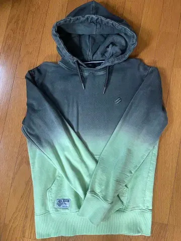 SUPERDRY (극도 건조하십시요) 후드티