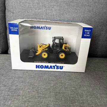 KOMATSU WA100M-8 다이캐스트 모델 1:50 미니카