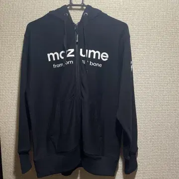 마즈메 지퍼 후드티 새상품급