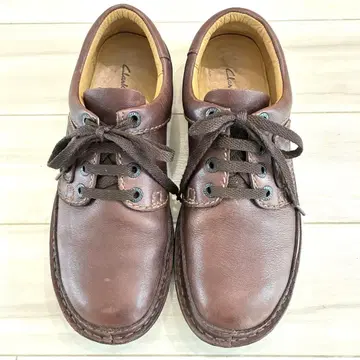 새상품급 Clarks(클락스) 가죽 신발 Nature II