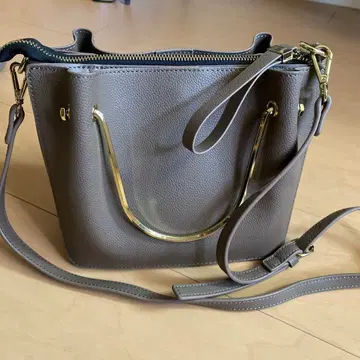 [ 새상품급 ] 브라운 숄더백 골드 금장 장식 여성용 가방