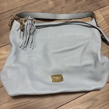 MICHAEL KORS 라이트 그레이 숄더백
