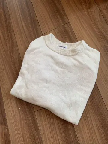 EVERYDAY I LIKE. 화이트 크루넥 스웨터