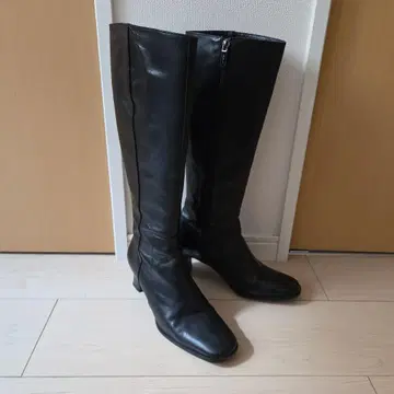 블랙 가죽 롱 부츠 중간 힐