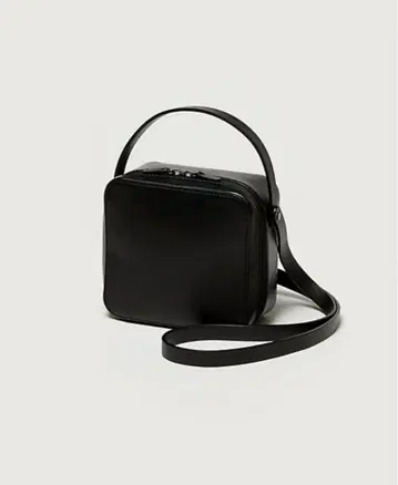 25AW LEATHER SHOULDER BAG MADE BY AETA