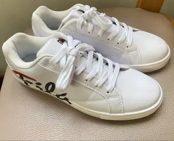 FILA 화이트 스니커즈