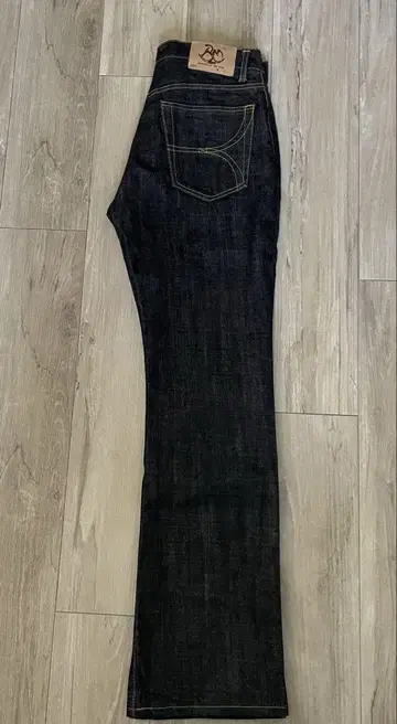 RED MOON 레드문 플레어 부츠컷 데님 팬츠