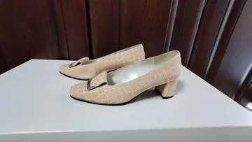 살몬 핑크 크로커다일풍 펌프스 24.5cm