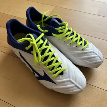 미즈노 레뷸라 축구화 화이트/네이비 미사용 새상품
