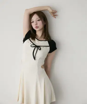 andmary Mary 로고 플레어 미니 드레스
