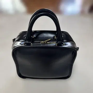 블랙 가죽 핸드백