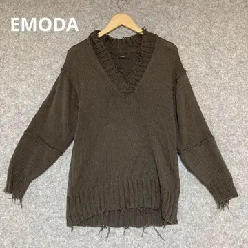 EMODA 다크 브라운 V넥 니트