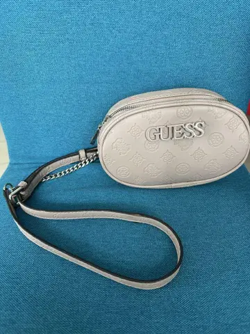 GUESS 베이지 타원형 숄더백