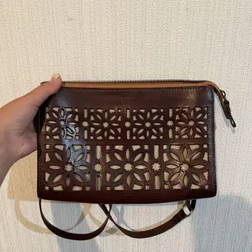 genten 브라운 컷 아웃 숄더백