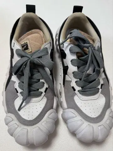 오니츠카타이거 스니커즈