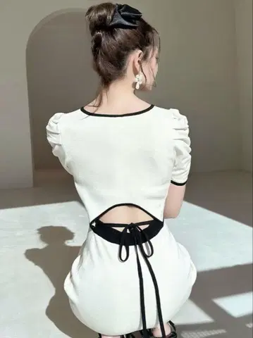 RESEXXY 바이컬러 타이트 원피스