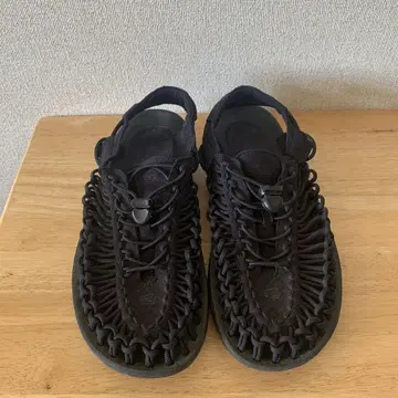 KEEN UNEEK 스니커즈 27.5cm