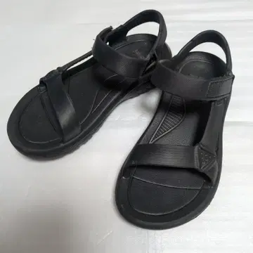 TEVA 블랙 스포츠 샌들 W7