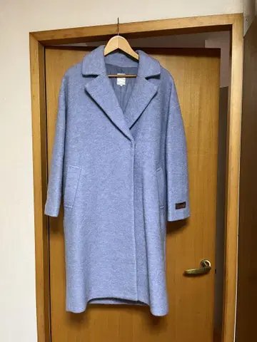 테치치 라이트 블루 체스터 코트