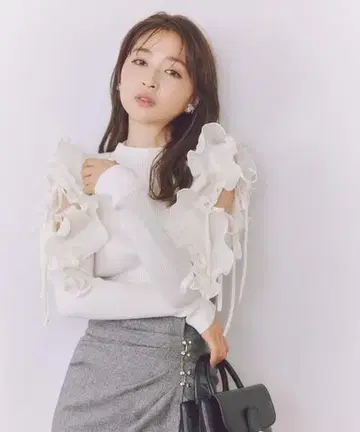 새상품급 플리츠 프릴 도킹 니트 풀오버 SNIDEL