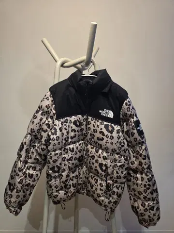 THE NORTH FACE 레오파드 무늬 다운 자켓 레어 상품