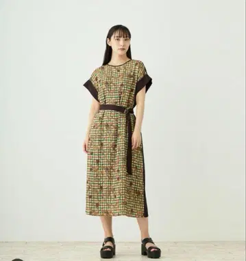 로이스크레용 체크 무늬 반팔 롱 원피스