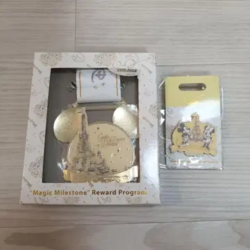 홍콩 디즈니랜드 연간 패스 대상자용 메달 & 핀 배지